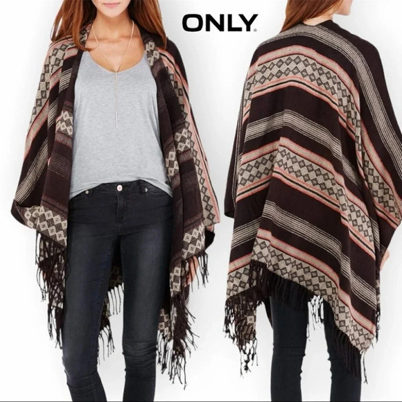 ONLY Ibeline Poncho - Geo-Tribal Cape  in Brown - Picture 1 of 8